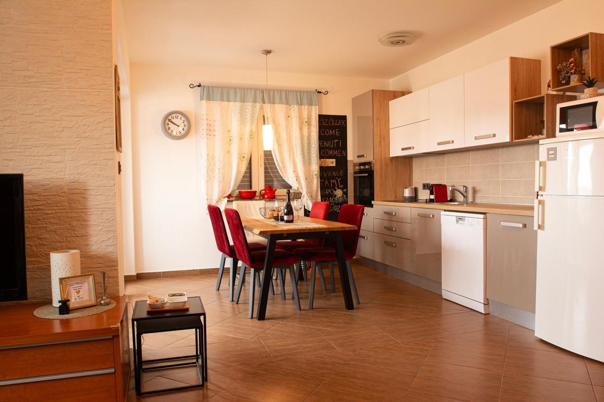 Nikka Apartments Малинська Екстер'єр фото